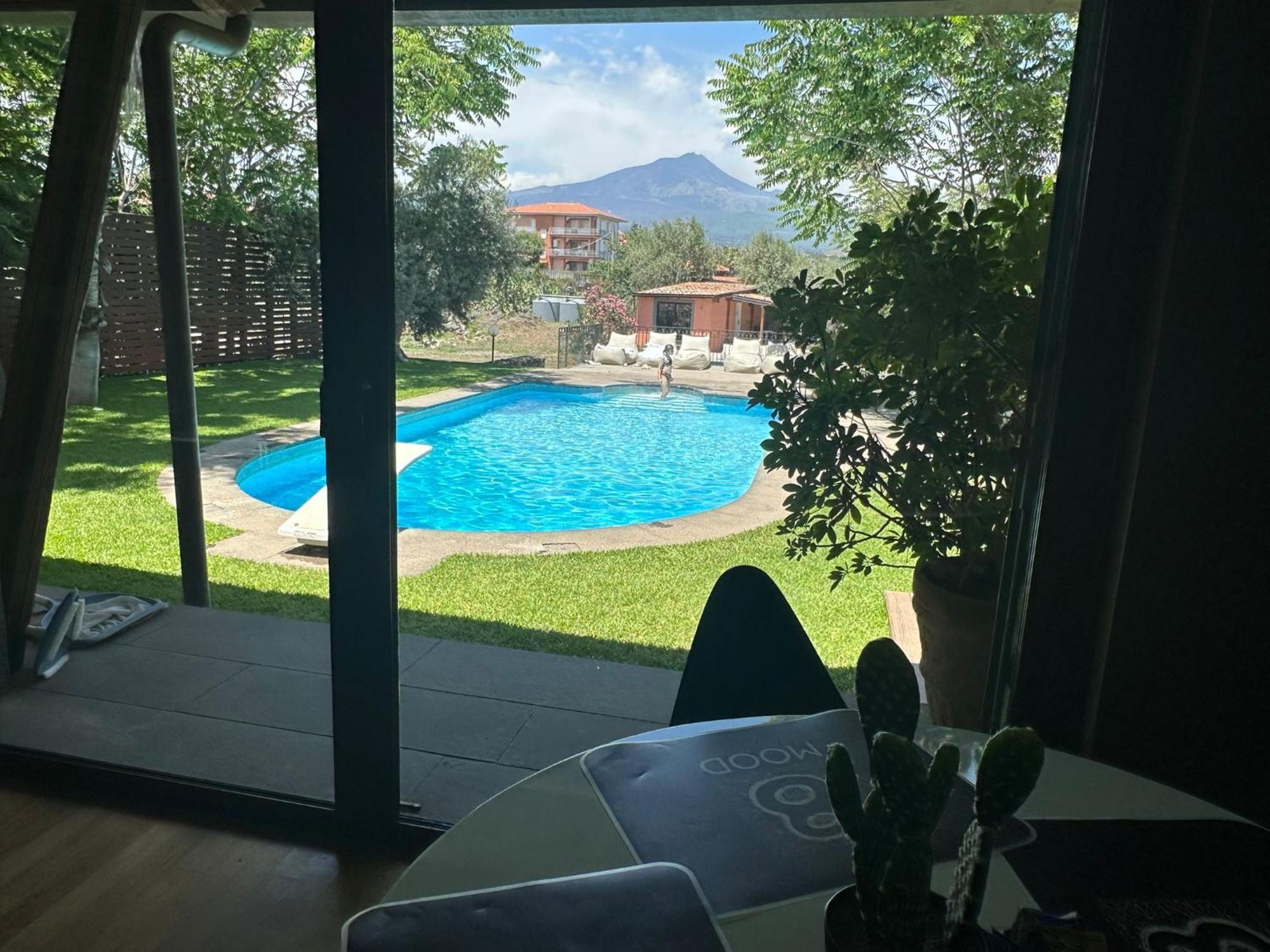 Ottomood B&B And Apartments Tremestieri Etneo Bagian luar foto